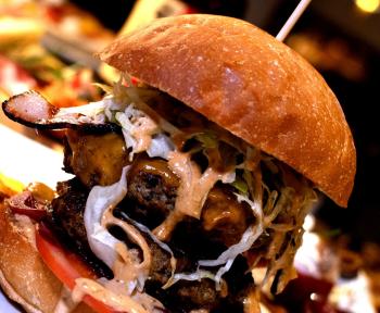 16 Hamburger Min1