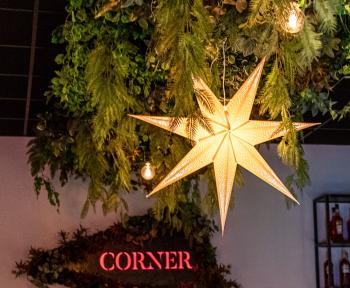 2 Corner Natale Min